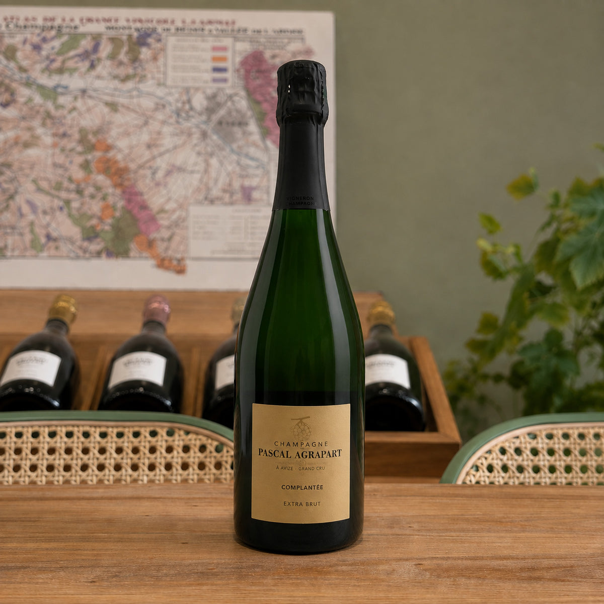 Bouteille de champagne Agrapart Complantée, Grand Cru 2022 – Assemblage